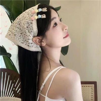 号舱房的女人海报